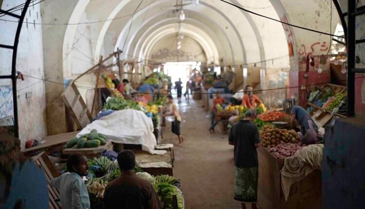 Fruit &Vegetable Market [WIDE]