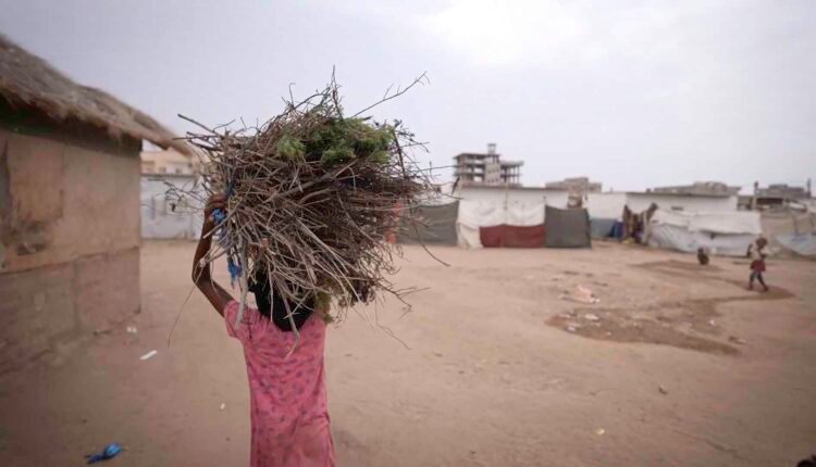 Displaced children inside the camp [2]