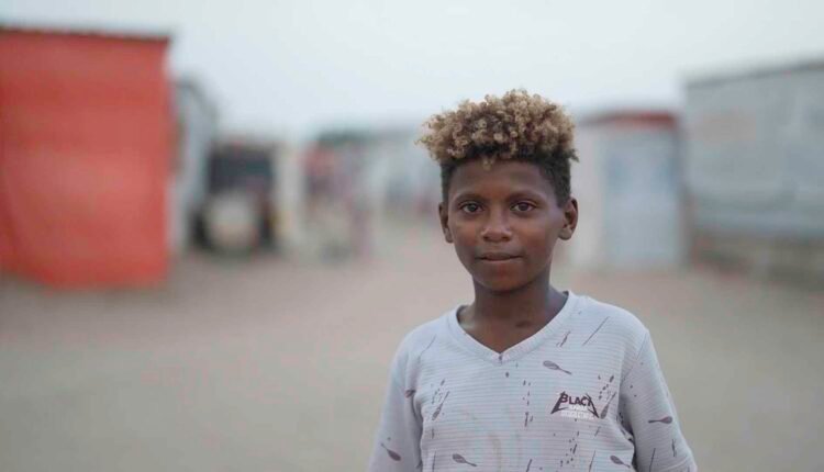 Displaced young boy [4]