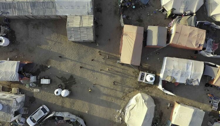 Displacement Camp [Vertical Zoom out]