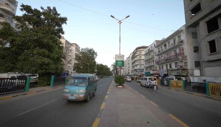 Almo'alla Street in Aden [2]