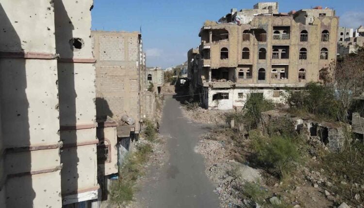 Destroyed houses due to conflict in Yemen [3]