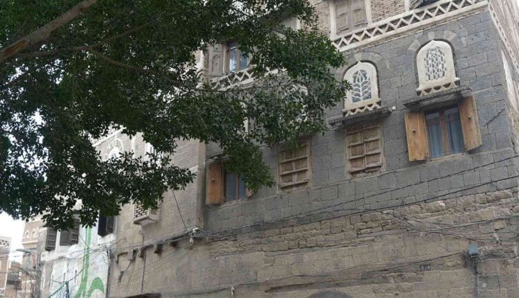 Wide View of Old Historic Houses [5]