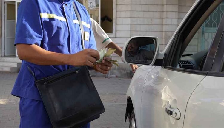 Counting money after refilling a car [3]