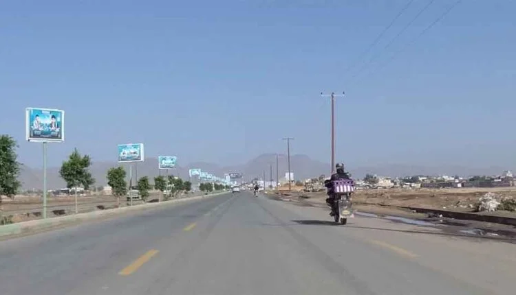 Driving around Sa'ada streets [4]
