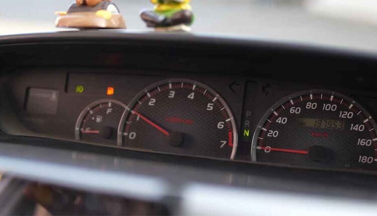 Empty fuel tank indicator