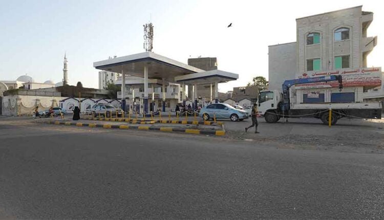 Cars entering a filling station [4]