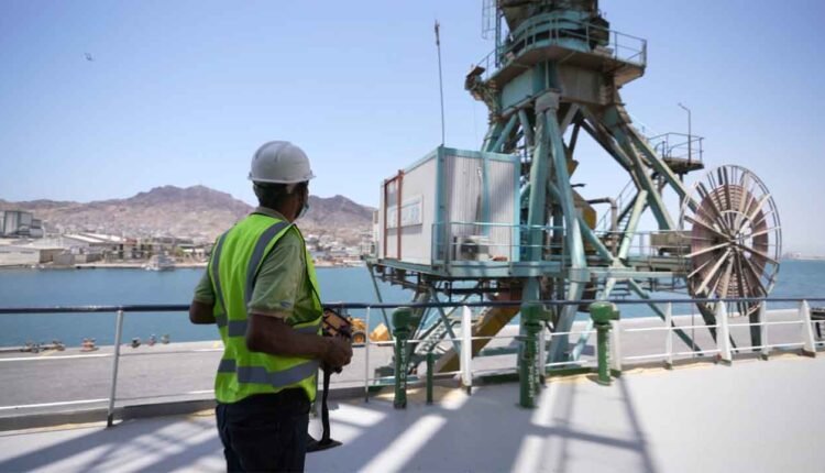 Preparing for cargo offloading