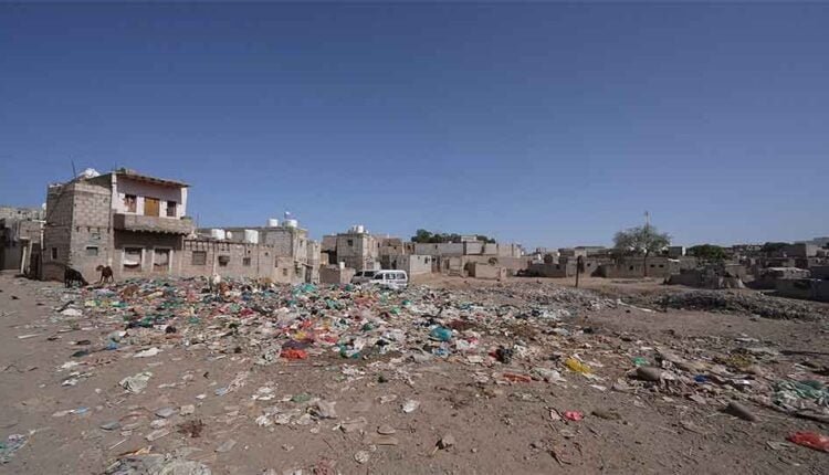 Throwing waste on the streets