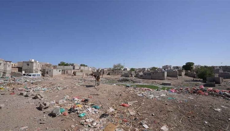 Throwing waste on the streets [2]