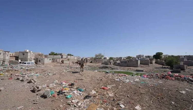 Throwing waste on the streets [2]