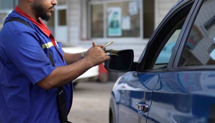 Counting money after refilling a car [3]