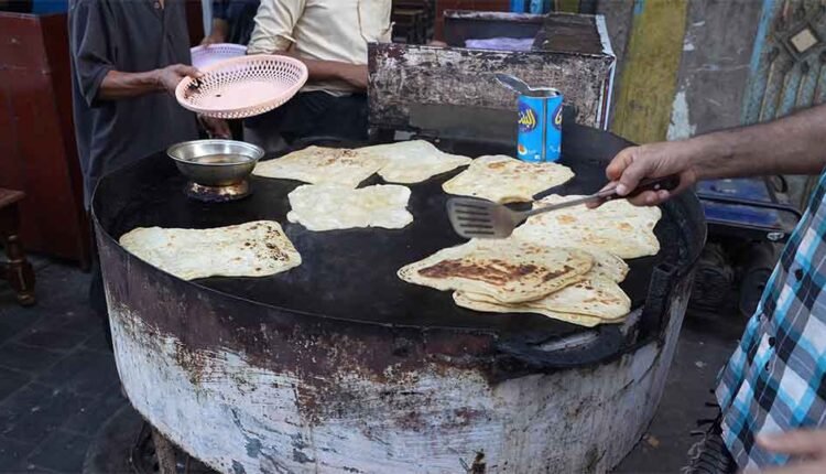 Making bread at street [3]