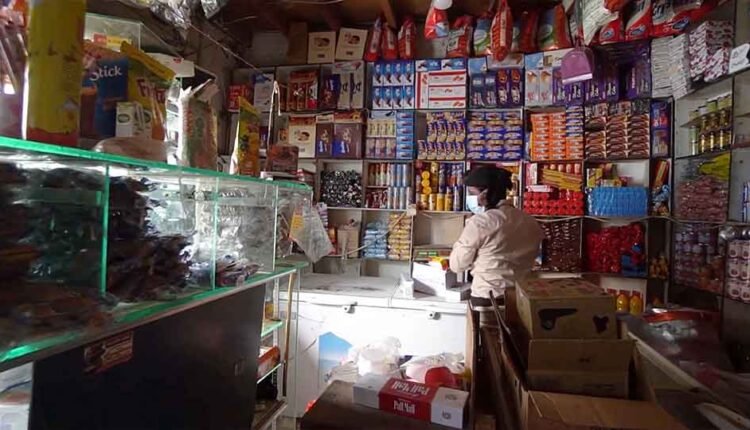 Wearing mask while selling [3]