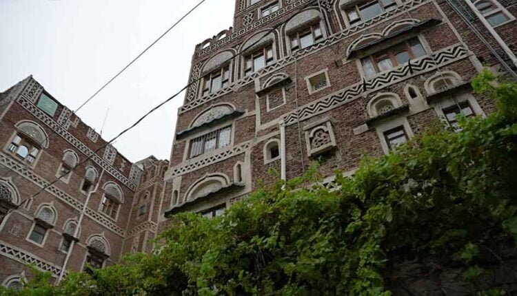 Rain upon historical houses [2]