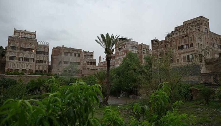 Rain upon historical houses [1]