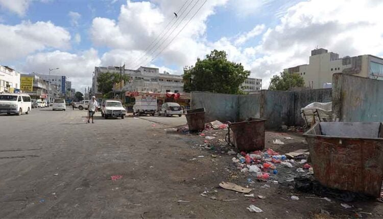 Throwing rubbish on streets [2]