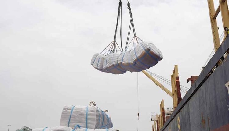 Offloading annual Korean rice aid [3]