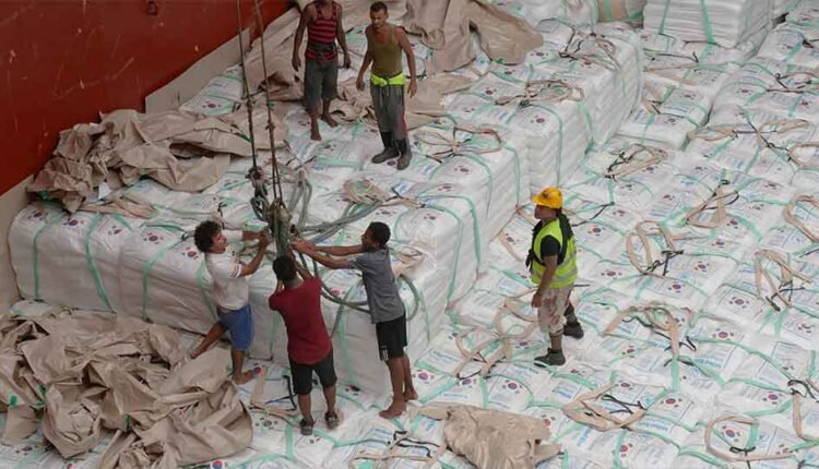 Offloading annual Korean rice aid [6]