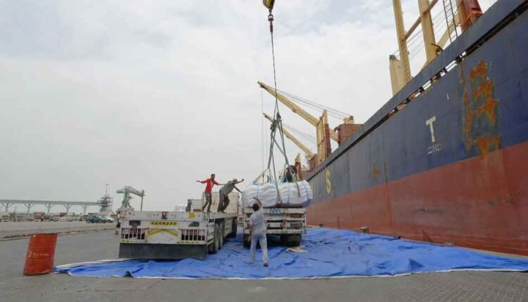Offloading annual Korean rice aid [2]