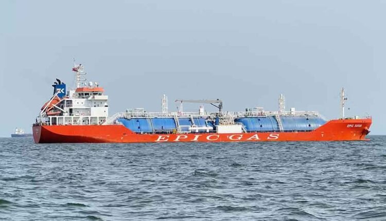 Sailing at Hudaydah sea region [2]