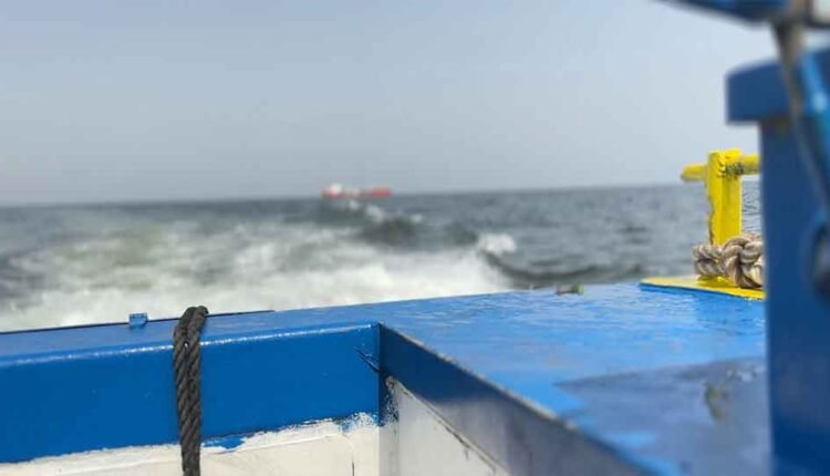 Sailing at Hudaydah sea region [3]